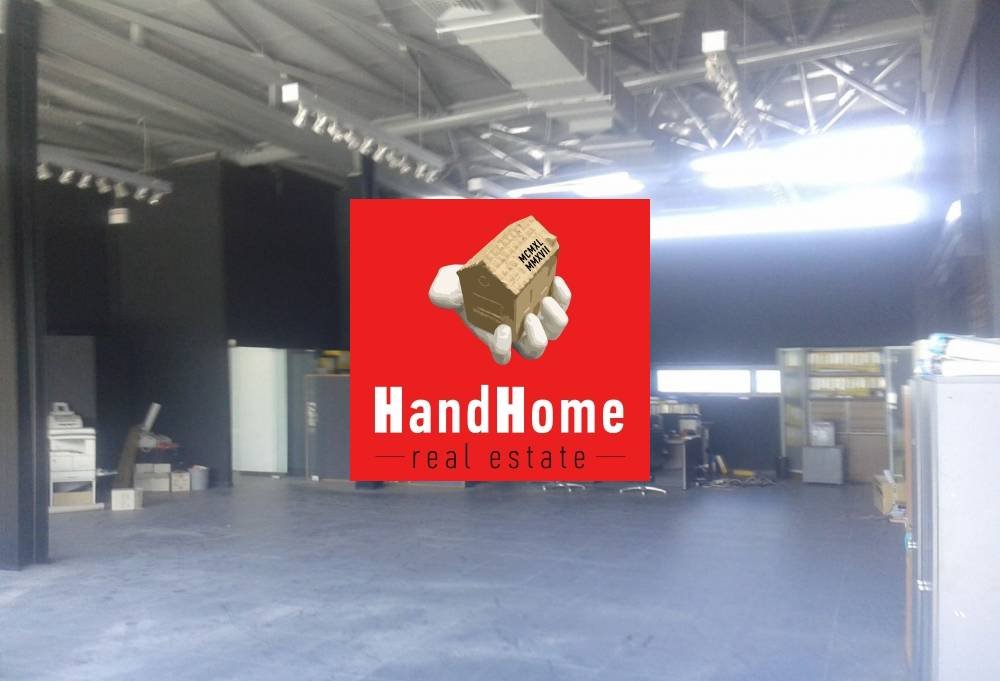 Retail property 1,511 m² for sale