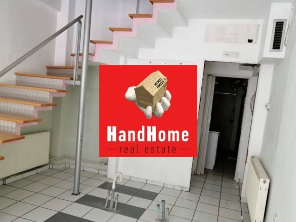 Retail property 74 m² for sale