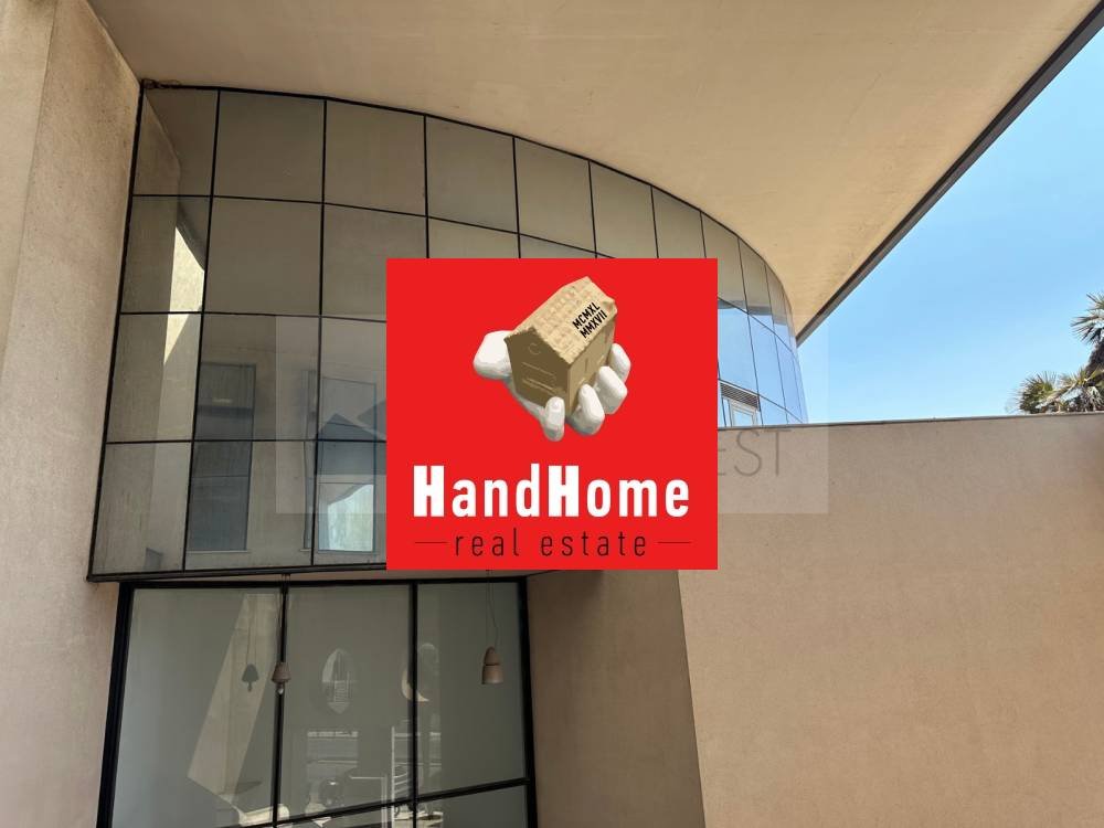 Office 454 m² for sale