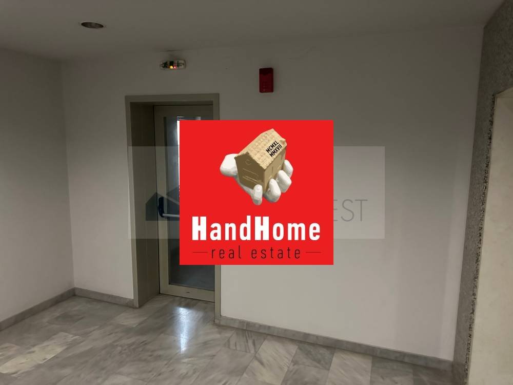 Office 454 m² for sale