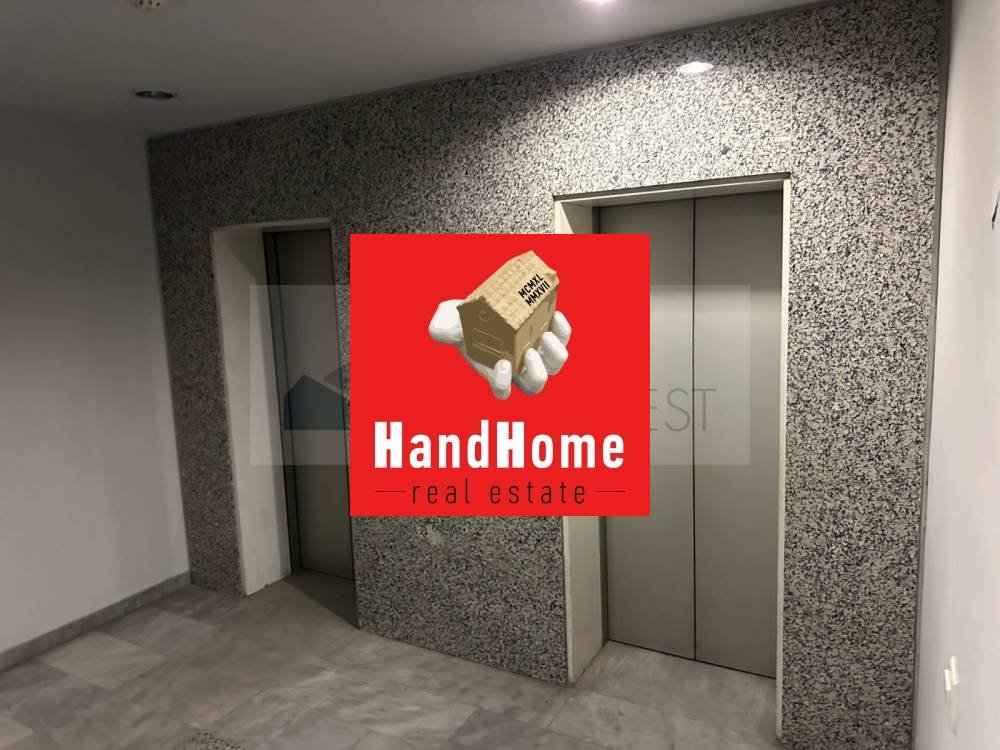 Office 454 m² for sale
