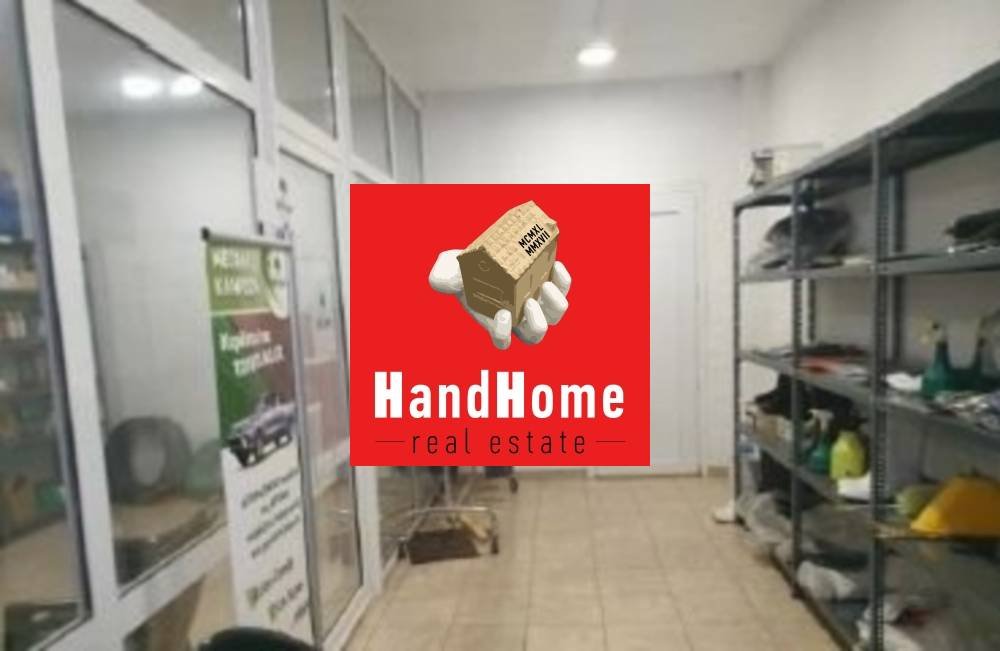 Warehouse 2,085 m² for sale