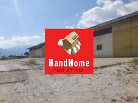 Warehouse 2,085 m² for sale