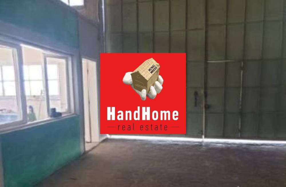 Warehouse 2,085 m² for sale