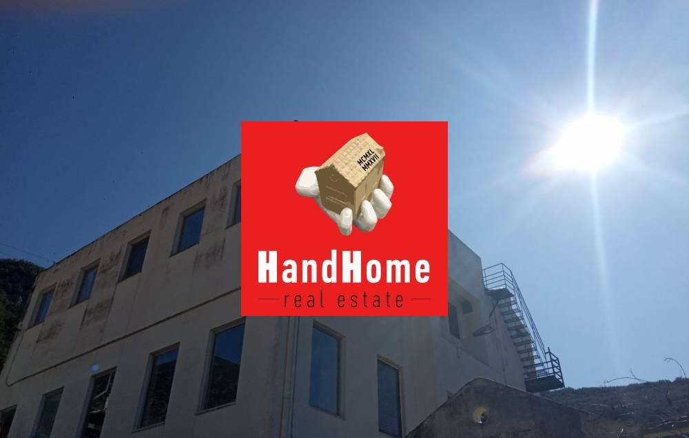 Κτίριο επαγγελματικών χώρων 485 m² προς πώληση