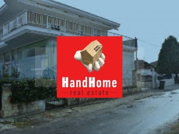 Κτίριο επαγγελματικών χώρων 335 m² προς πώληση