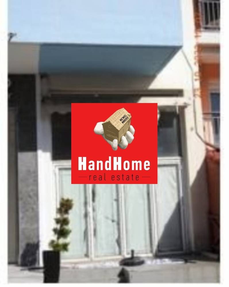 Retail property 65 m² for sale