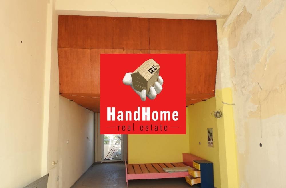 Retail property 65 m² for sale