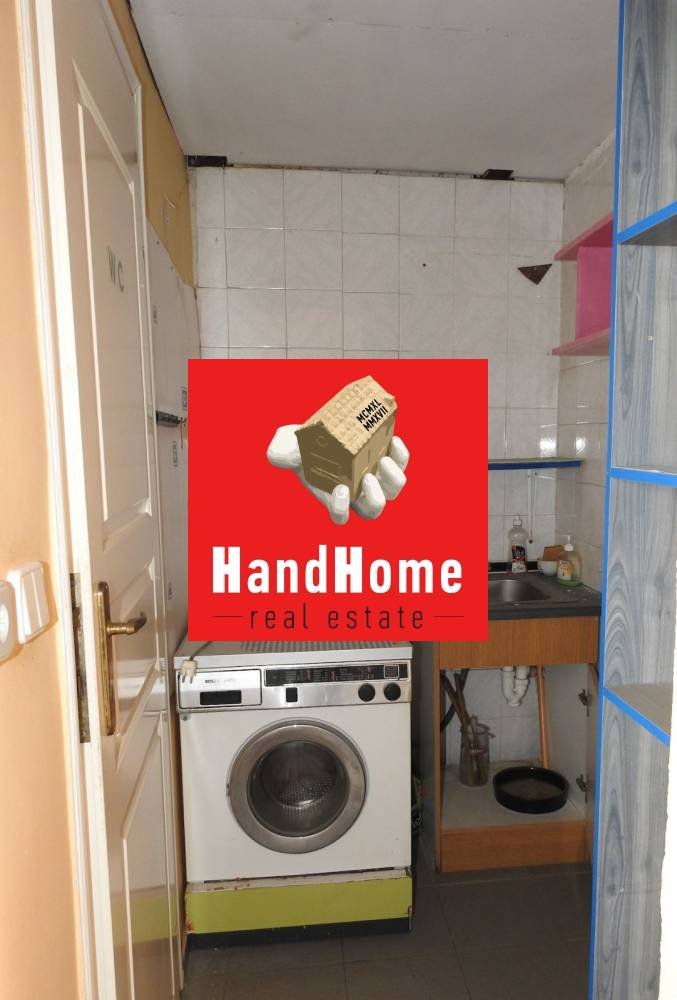 Retail property 65 m² for sale