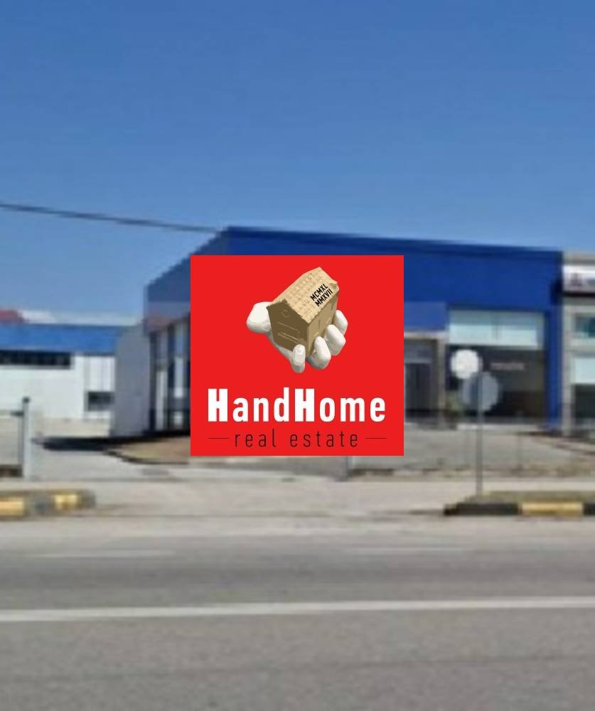 Retail property 250 m² for sale