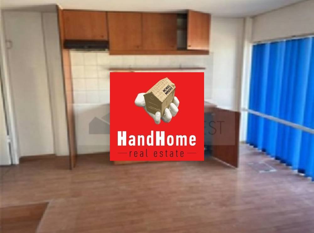 Retail property 250 m² for sale