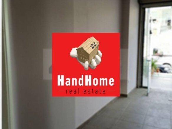 Retail property 82 m² for sale