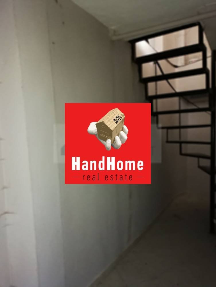Retail property 82 m² for sale