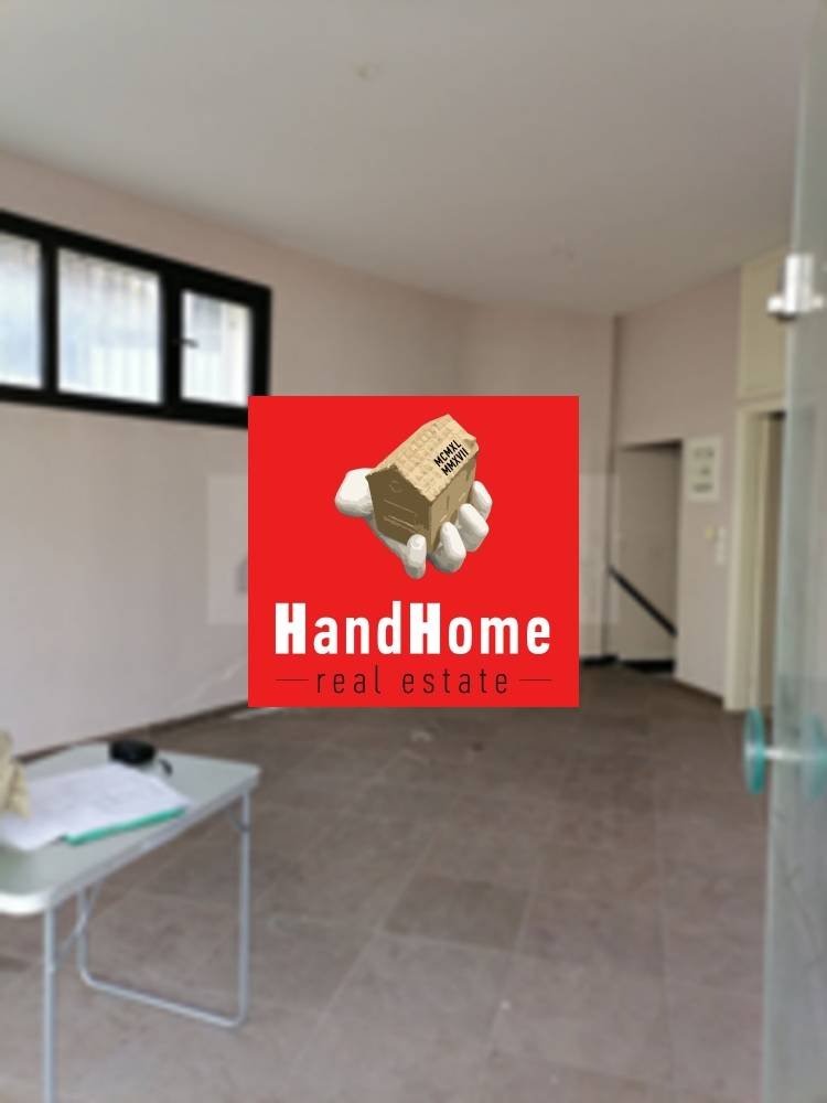 Retail property 82 m² for sale