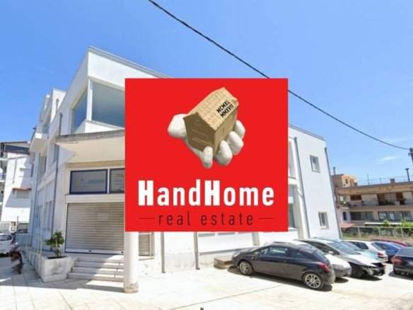 Retail property 1,685 m² for sale