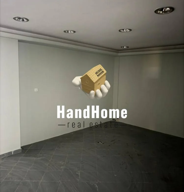 Retail property 407 m² for sale