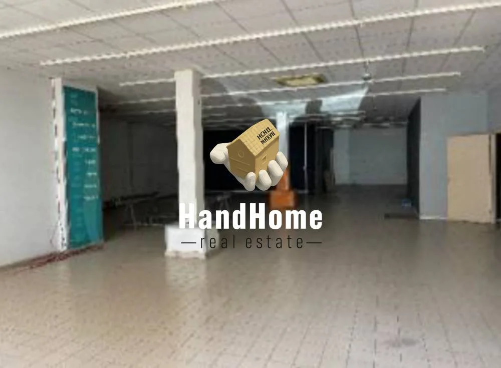 Retail property 1,034 m² for sale