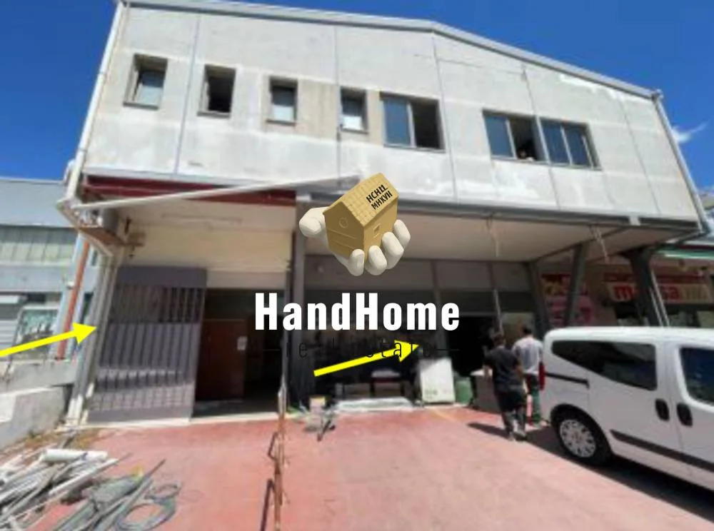 Retail property 1,034 m² for sale