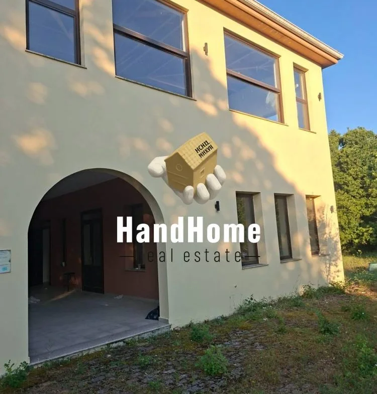 Κτίριο επαγγελματικών χώρων 339 m² προς πώληση