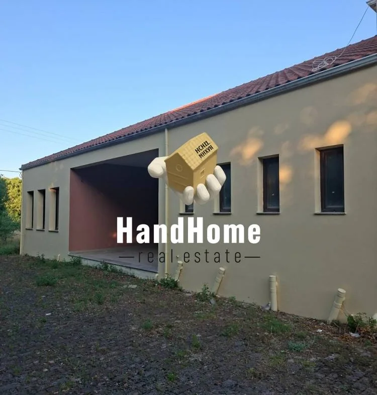 Κτίριο επαγγελματικών χώρων 339 m² προς πώληση